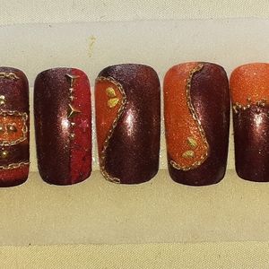Press on nails